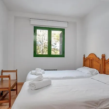 Holiday home Argualas Triplex Con Piscina *