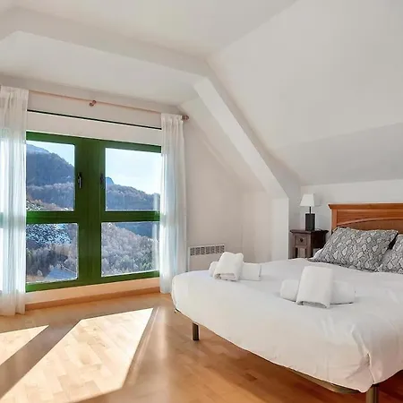 Holiday home Argualas Triplex Con Piscina *
