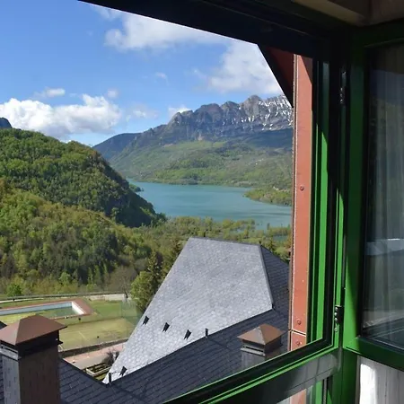 Holiday home Argualas Triplex Con Piscina Panticosa